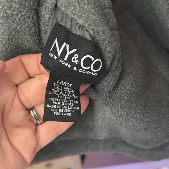 Reversible vest - Picture 3 of 3